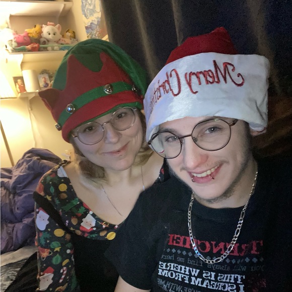 Meet your Posher, Bee - Picture 2 of 3